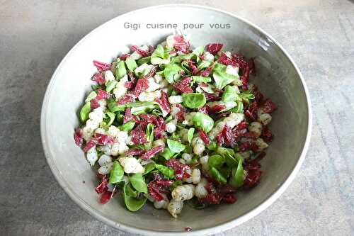 Salade de mâche, crosnes et viande des grisons