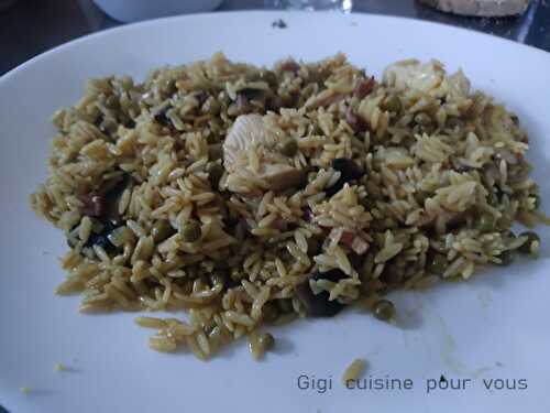 Riz poêlé au poulet et pois 