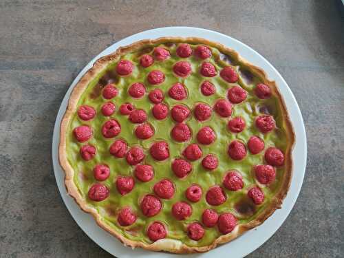 Tarte crème pistache et cerises 