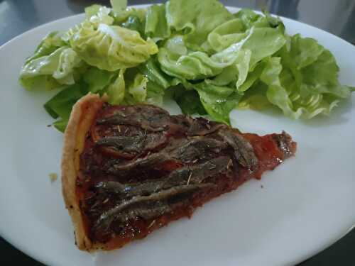 Tarte à la tomate avec aiguillettes depoulet ou filets d'anchoi