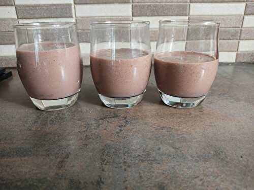 Smoothie banane et poudre chocolat au compact cook pro