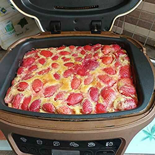 Clafouti aux fraises du jardin (cake factory)