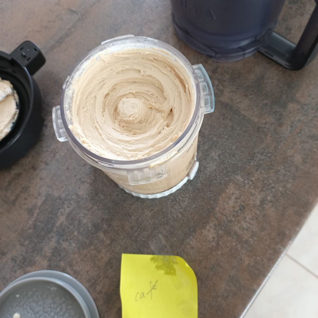 Crème glacée café avec la Ninja Swirl
