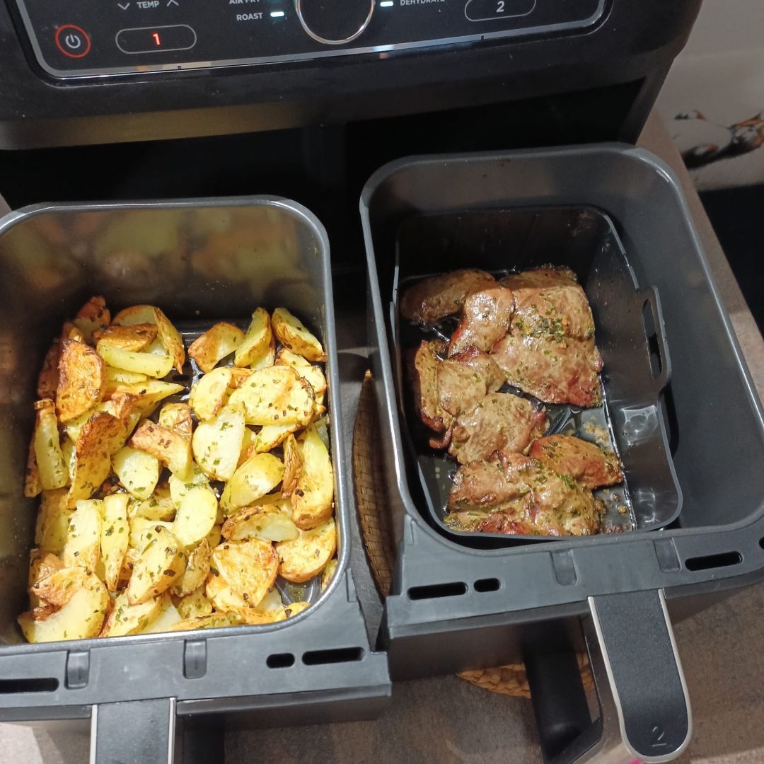 Wedges avec l'air fryer Ninja FOODI AF 400EU