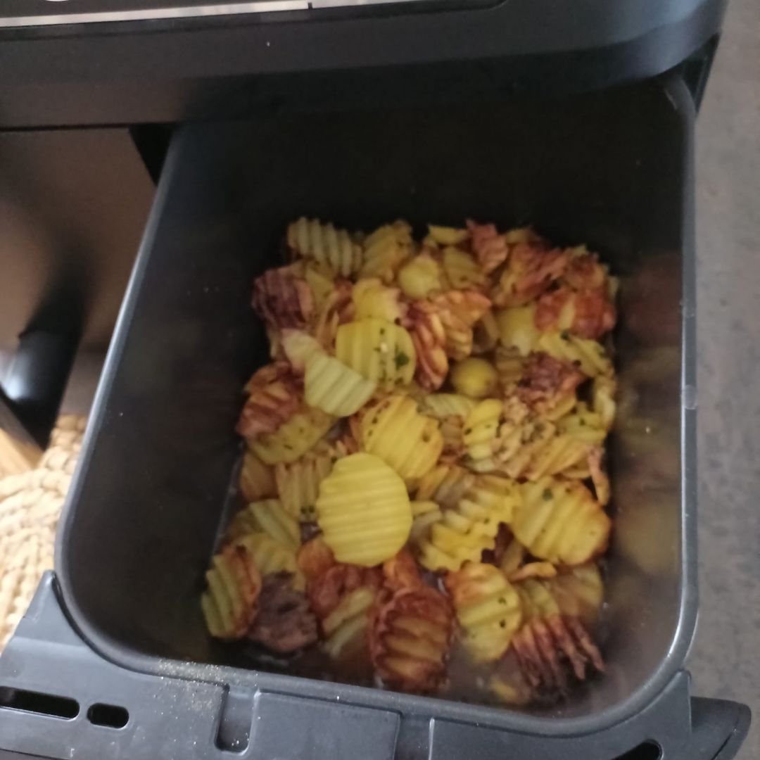 Pommes de terre ondulées à l'air fryer Ninja AF400eu