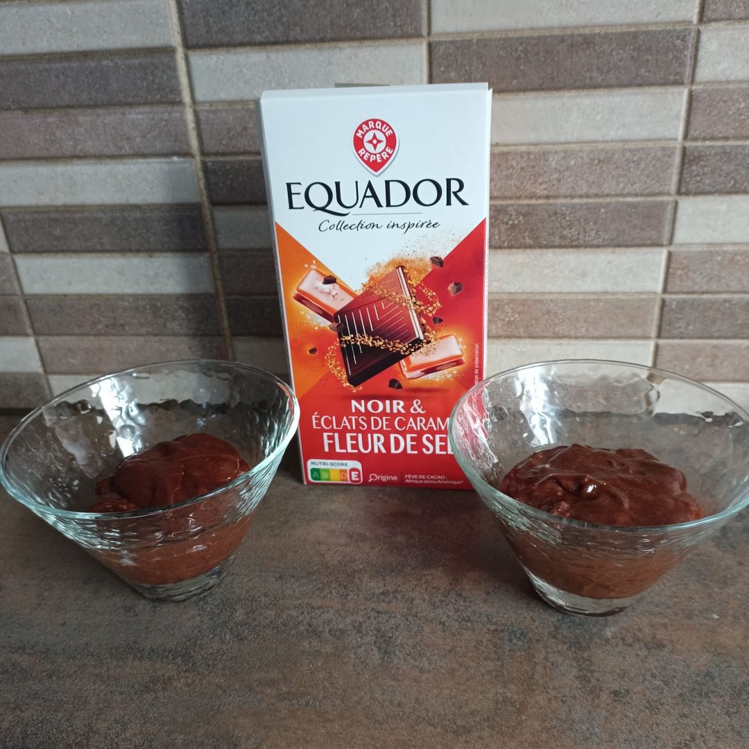 Mousse au chocolat aux eclats de caramel et fleur de sel