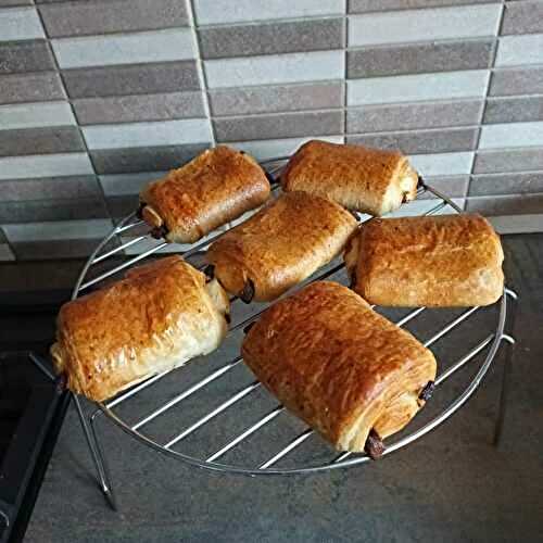 Pains au chocolat à l'air fryer Ninja AF400eu