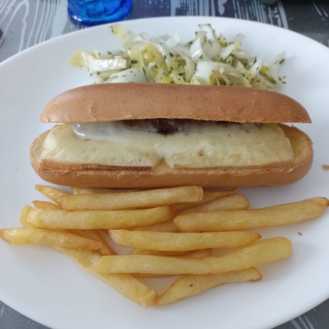 Hot dog merguez raclette au combi ninja