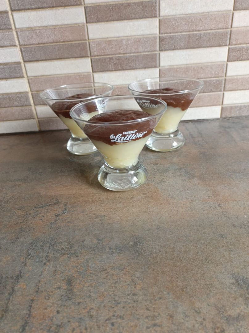 Mousse chocolat noir sur lit de poires