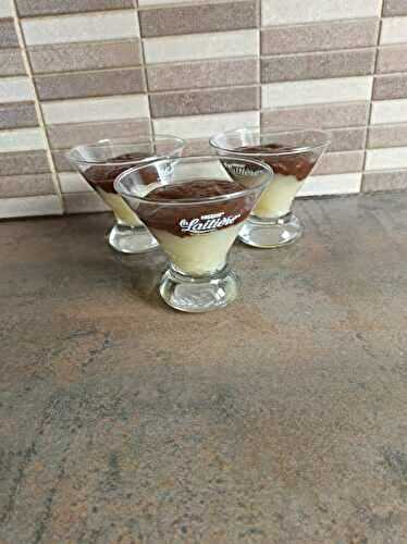 Mousse chocolat noir sur lit de poires