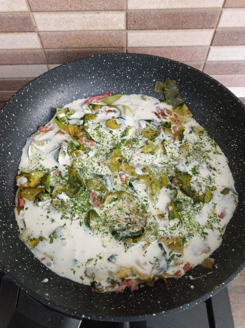 Rubans de courgettes à la crème allégée