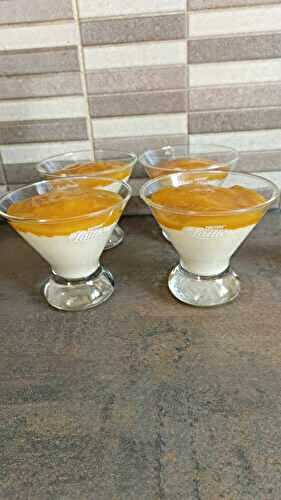 Crème vanille et son coulis mangue passion