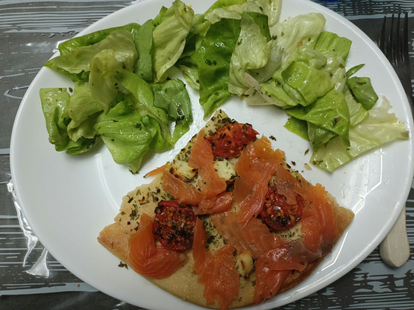 Focaccia tomate tartare et truite fumée au combi Ninja