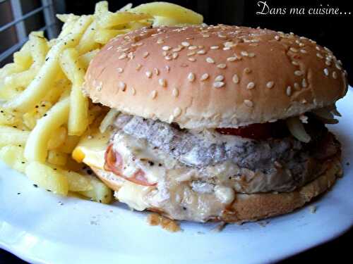 Burger Maison Sauce au Poivre et Reblochon...