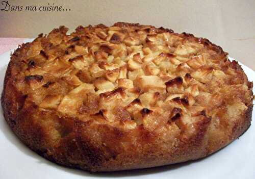 Moelleux fondant aux pommes et caramel d'érable et Interblogs #13 - DANS MA CUISINE... (et ailleurs !)