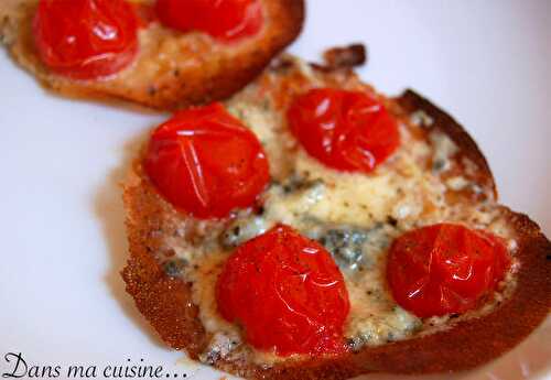 Tartelettes fines chèvre (ou roquefort) et tomates cerise