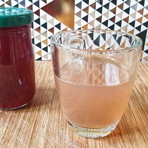 Sirop de queues de fraises