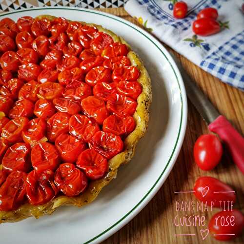 Tatin de tomates cerises au confit d’oignons et romarin