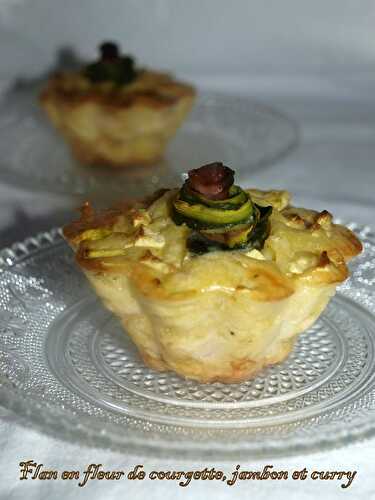 Flan en fleur de courgette , jambon et curry