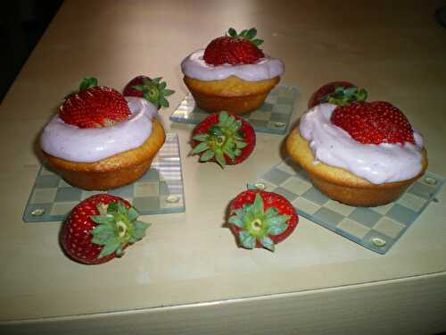 Madeleines à la féve tonka avec sa mousse de fraises