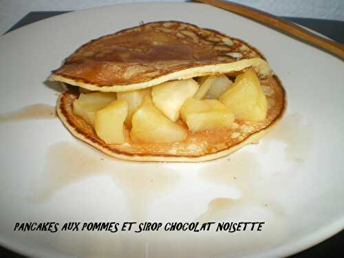 Pancakes aux pommes et sirop chocolat noisette