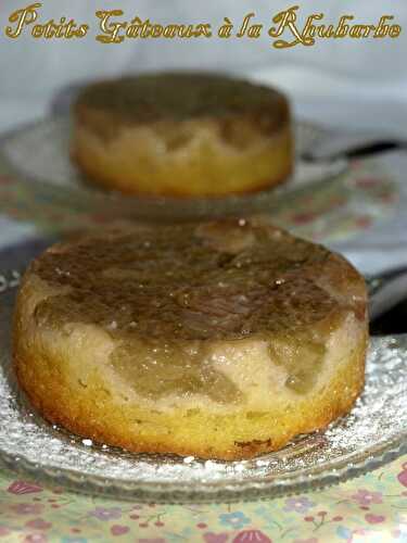 Petits gâteaux à la rhubarbe