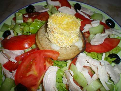 Salade de cruditée avec des crumpets au chèvre chaud
