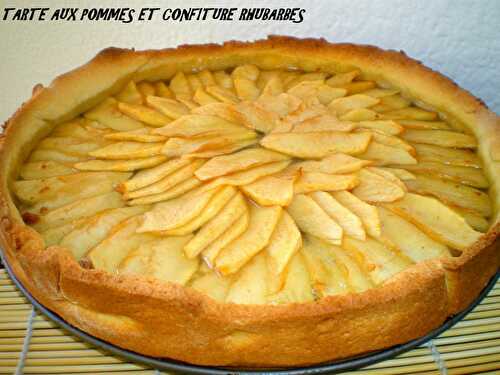 Tarte aux pommes et confiture de rhubarbes