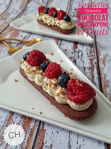 Tartelettes dacquoises au chocolat , mascarpone et fruits