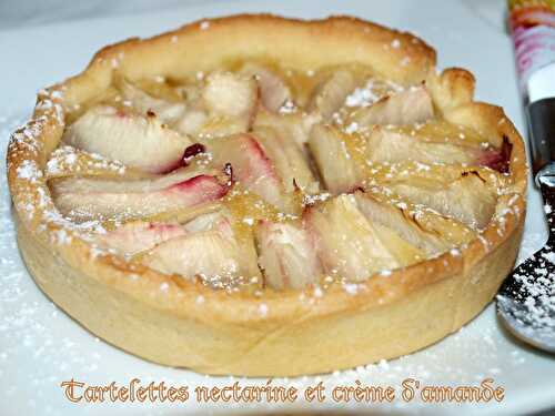 Tartelettes nectarines et crème d'amande