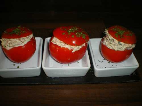Tomates farcies au thon et aux câpres