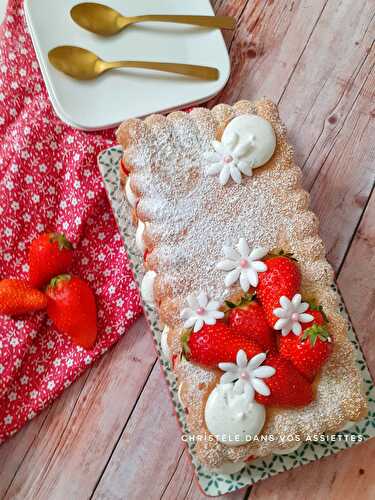 Gâteau génoise au mascarpone et fraises