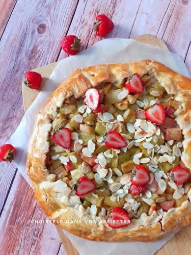 Tarte rustique à la rhubarbe