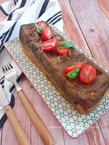 Tatin d'aubergines , chèvre , bacon et tomates cerises