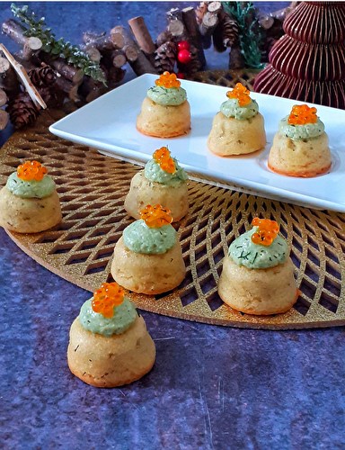 Petits fours au parmesan et mousse d'avocat