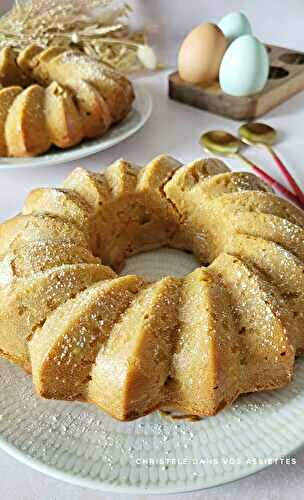 Gâteau moelleux au fromage blanc , praliné et pommes 