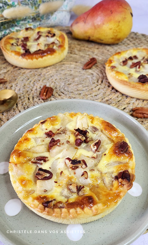 Tartelettes caramel au beurre salé , poires et noix de pécan 