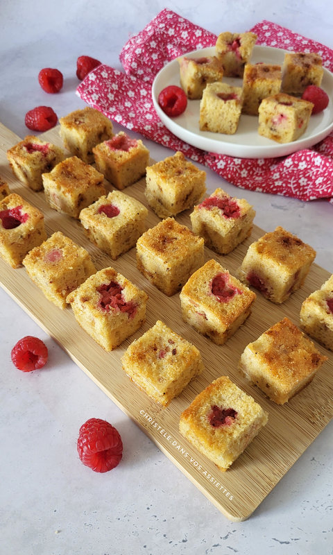 Mini cubes pralin et framboises 