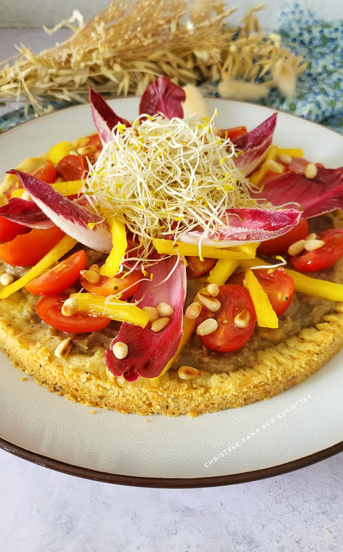 Tarte sablée au parmesan , caviar d'aubergines et ses légumes croquants 