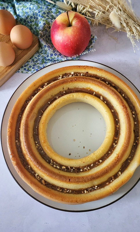 Gâteau fondant aux pommes et caramel au beurre salé 