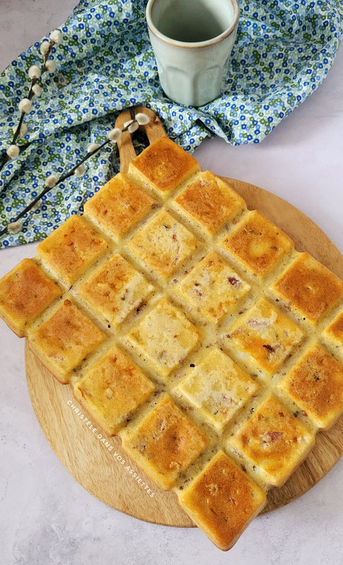 Cake au jambon , chèvre et tomates séchées 