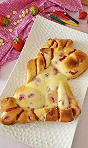 Fondant au chocolat blanc , framboises et fraises 