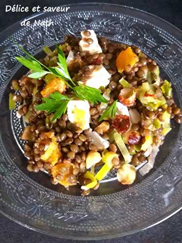 Salade de lentilles aux poireaux, noisettes, orange et chèvre