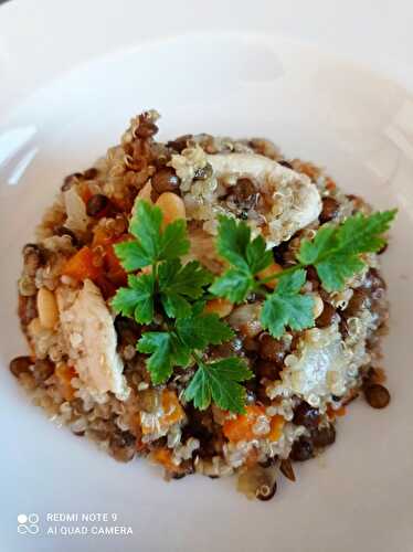 Wok de lentilles, quinoa et poulet parfumé