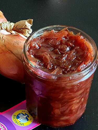 Recette du confit d'oignon de Roscoff à la grenadine et à l'eau de rose