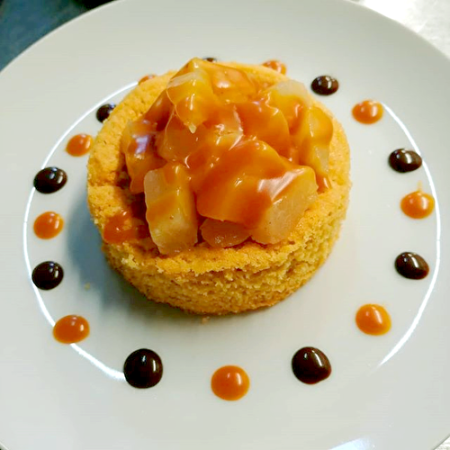 Sablé breton et pommes confites au caramel beurre salé