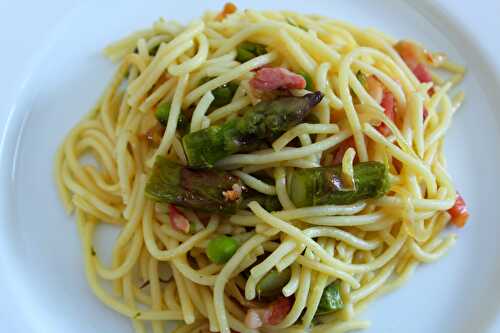 Poêlée de Spaghettis aux Asperges Vertes, Petits Pois et Lardons - Délicimô ! Blog de Recettes de Cuisine et Pâtisserie