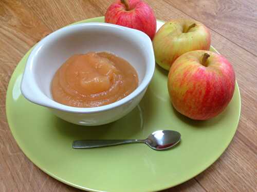 Compote de pommes, cannelle