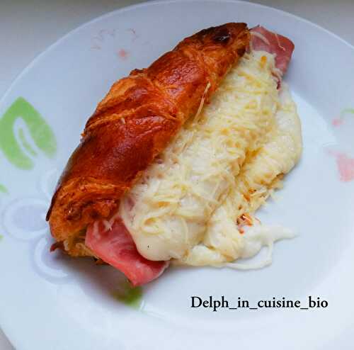 Croissant au jambon