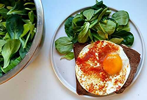 Petit déj’ salé = pain au sarrasin & œuf au plat